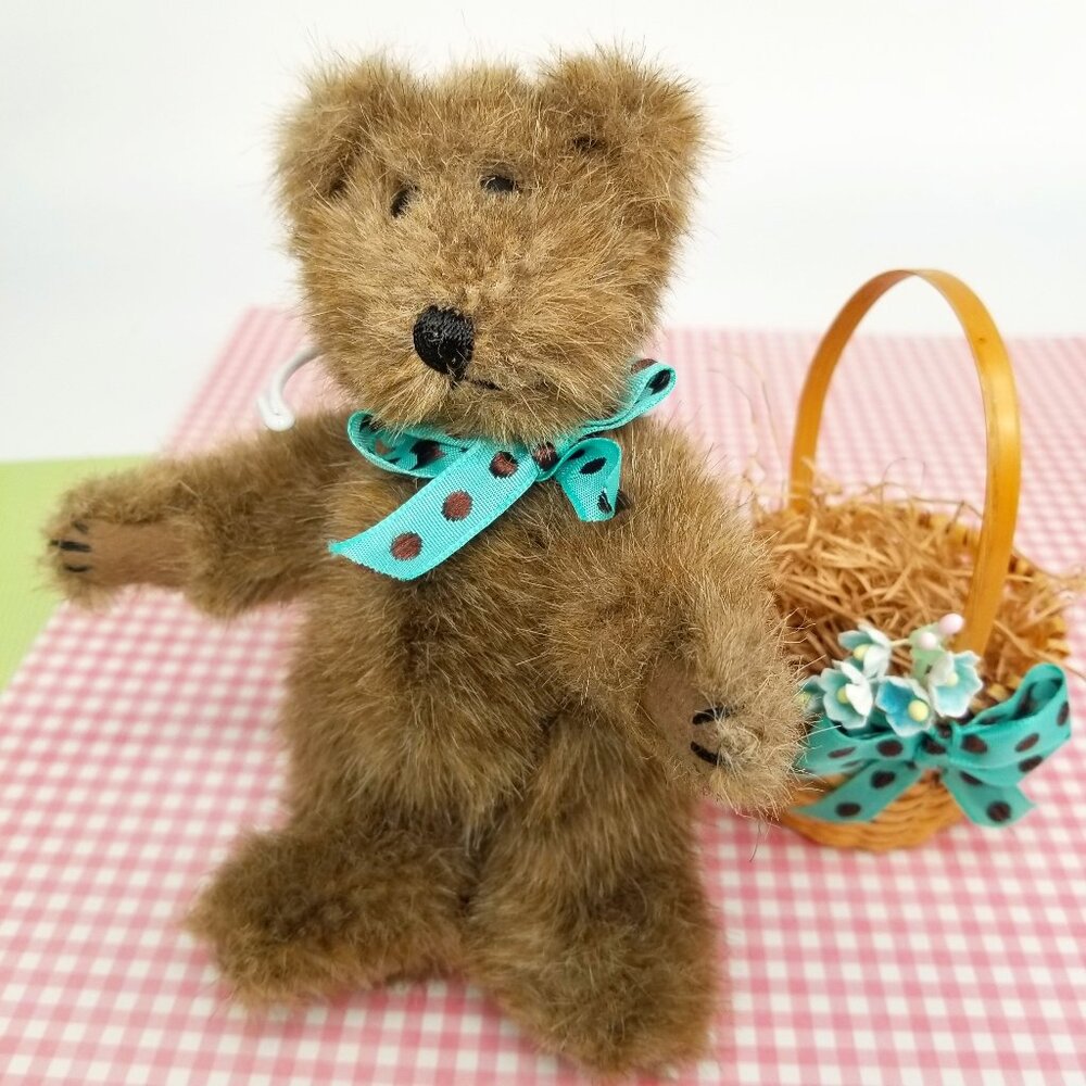 BOYDS STUFFED BROWN TEDDY BEAR, JOINTED 6" WITH BASKET VINTAGE LIKE NEW